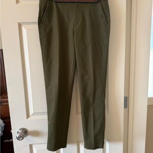 Lululemon City Trek Trouser size 6 Military Green